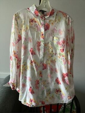 XL Chaps 100% Cotton White Floral Button Down Shirt.